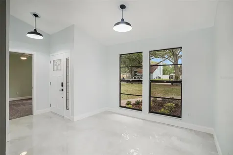 1051 Sylvia Lane Tampa FL 33613