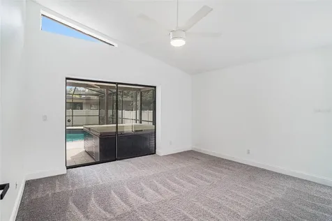 1051 Sylvia Lane Tampa FL 33613