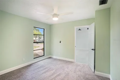 1051 Sylvia Lane Tampa FL 33613