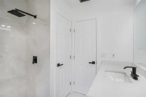 1051 Sylvia Lane Tampa FL 33613