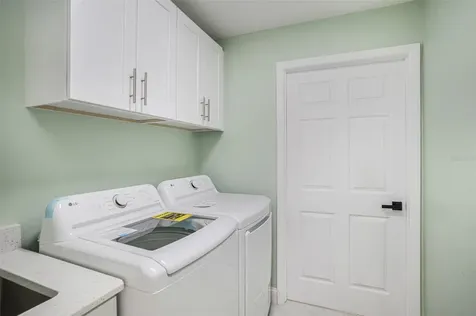 1051 Sylvia Lane Tampa FL 33613