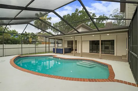 1051 Sylvia Lane Tampa FL 33613