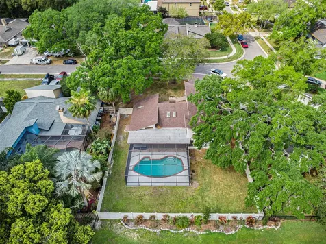 1051 Sylvia Lane Tampa FL 33613