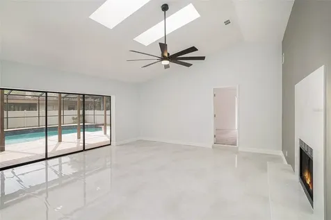 1051 Sylvia Lane Tampa FL 33613