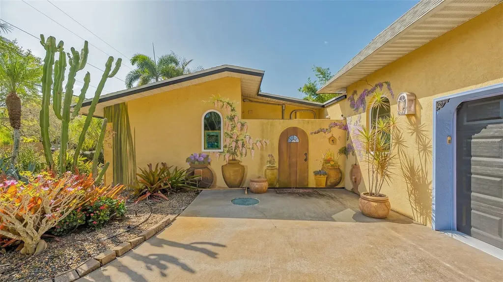 2395 Hillview Street Sarasota FL 34239