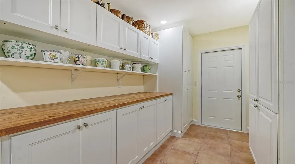 2395 Hillview Street Sarasota FL 34239