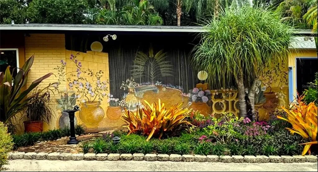 2395 Hillview Street Sarasota FL 34239