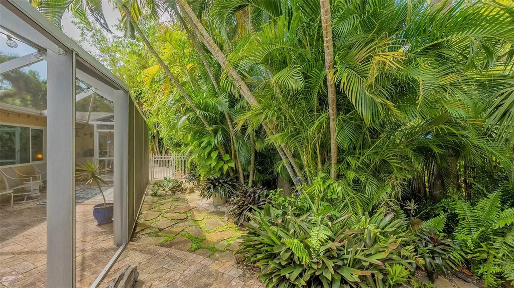 2395 Hillview Street Sarasota FL 34239