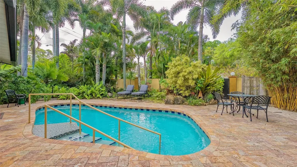 2395 Hillview Street Sarasota FL 34239