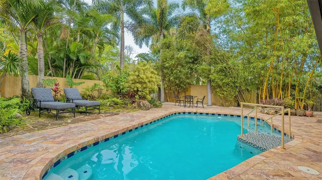 2395 Hillview Street Sarasota FL 34239