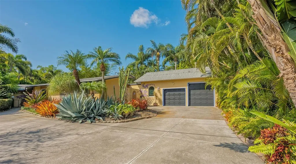 2395 Hillview Street Sarasota FL 34239