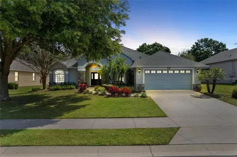 8032 Bridgeport Bay Circle Mount Dora FL 32757