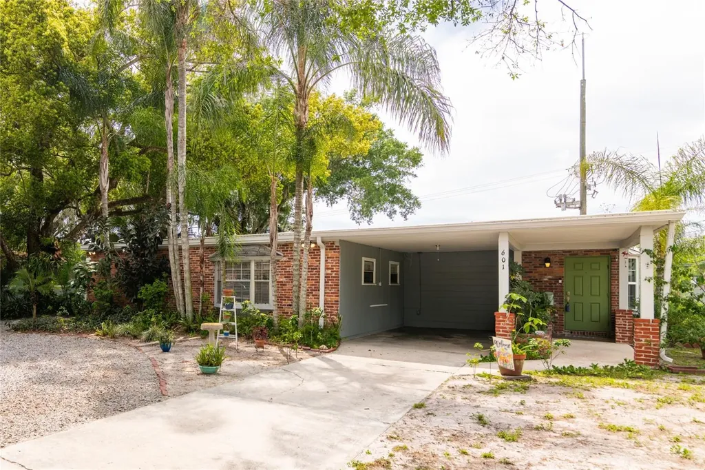 601 W River Drive Temple Terrace FL 33617