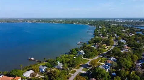 608 Shore Drive E Oldsmar FL 34677