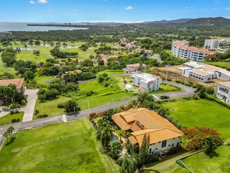 13 Mirador NE Rio Grande PR 00745
