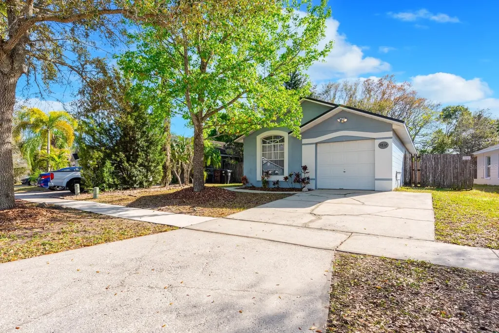 9812 Violet Drive Orlando FL 32824