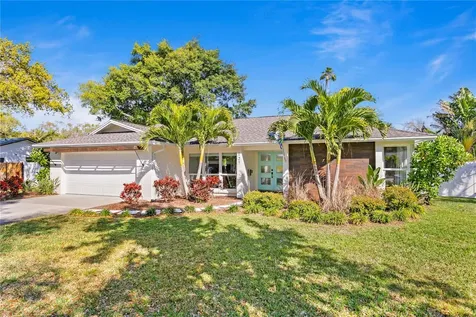 127 58th Avenue S St Petersburg FL 33705