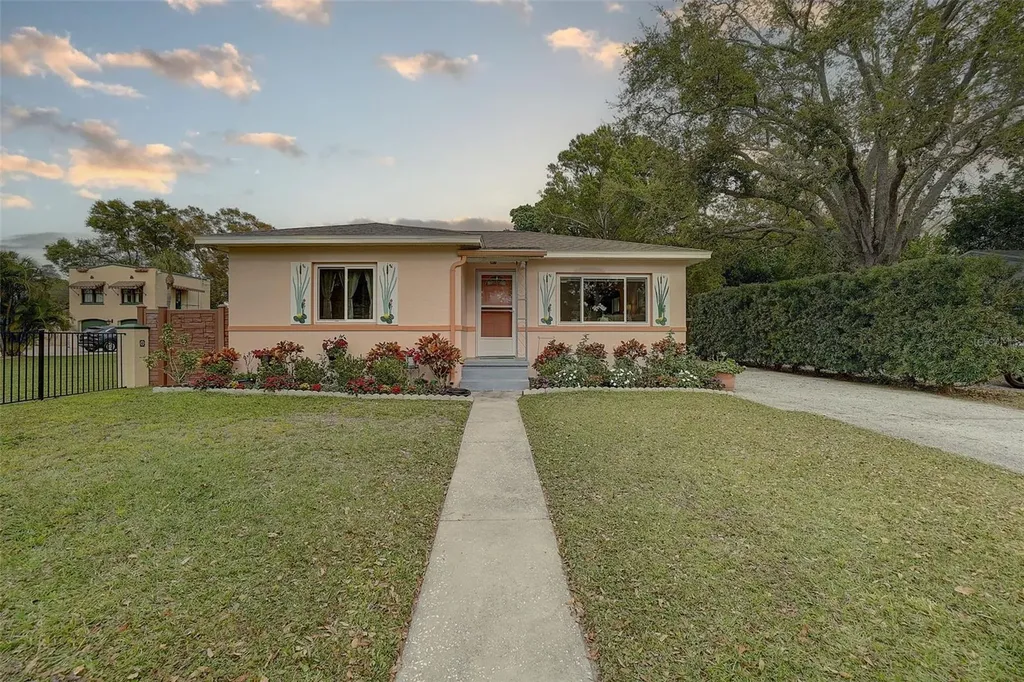 1608 Hull Street S Gulfport FL 33707