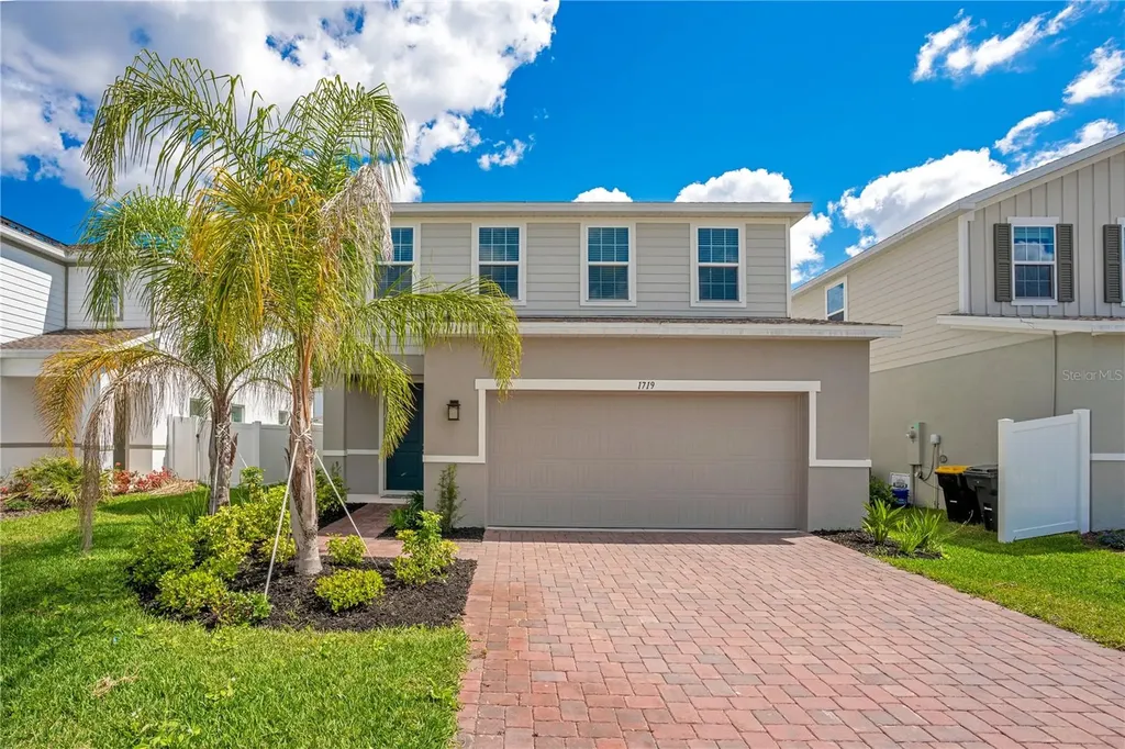1719 Oceania Avenue Davenport FL 33837