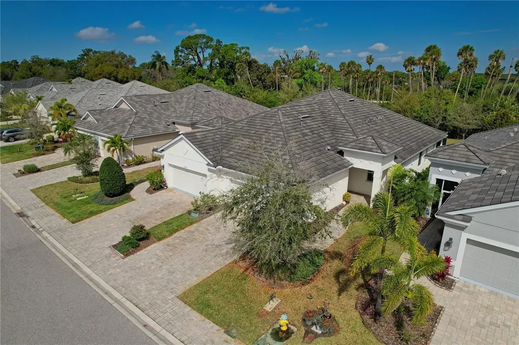 2953 Trustee Avenue Sarasota FL 34243