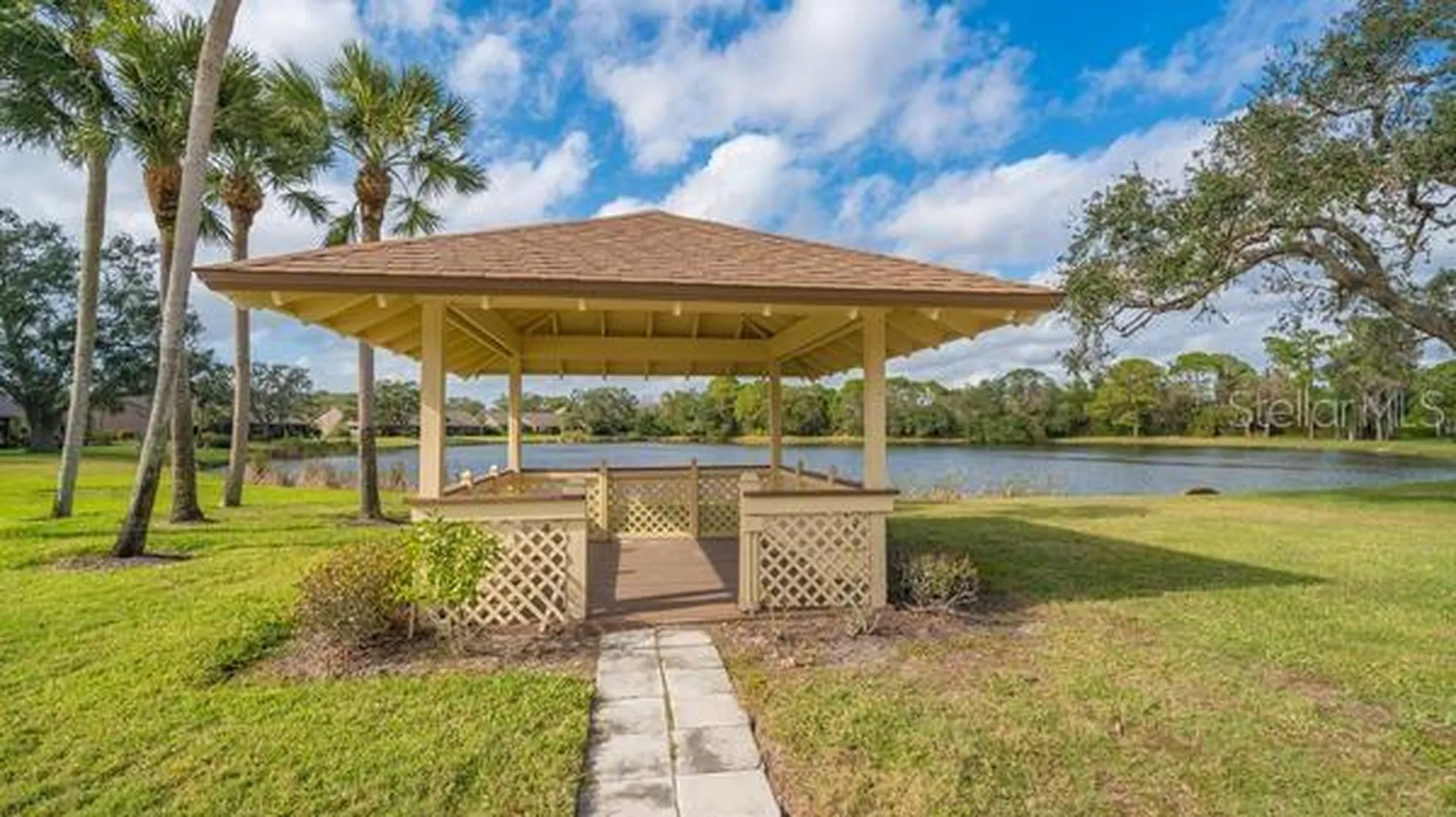 5905 Doral Drive Sarasota FL 34243