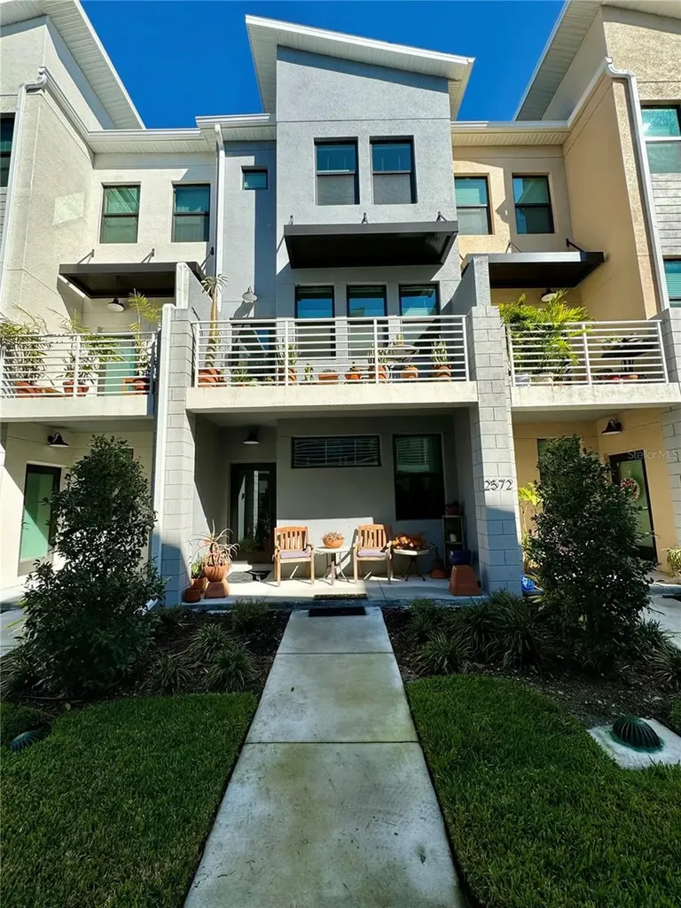 2572 12th Terrace N St Petersburg FL 33713