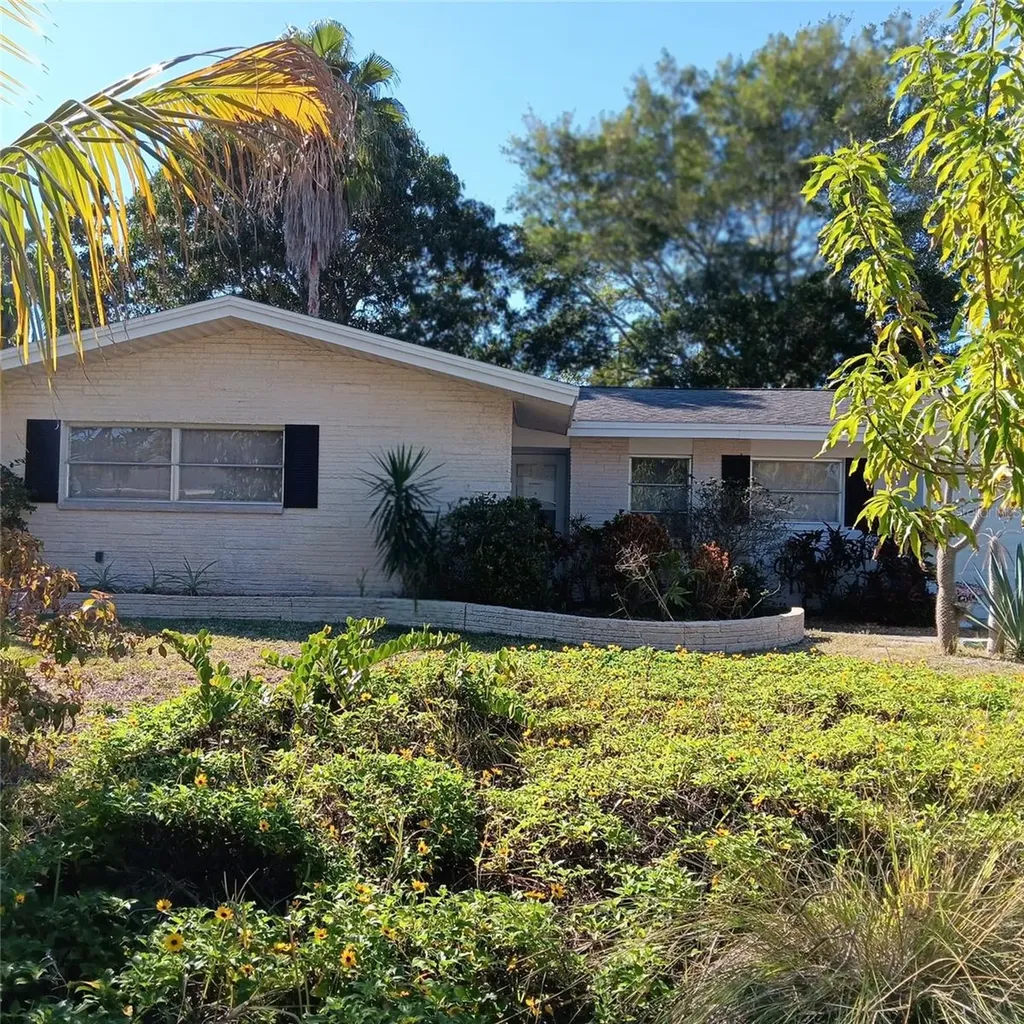 2668 69th Avenue S St Petersburg FL 33712