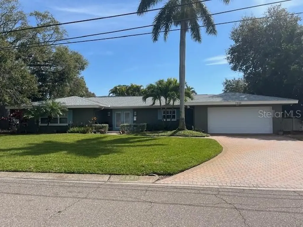 7920 Garden Drive N St Petersburg FL 33710