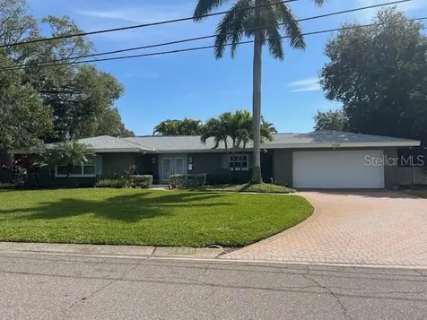 7920 Garden Drive N St Petersburg FL 33710