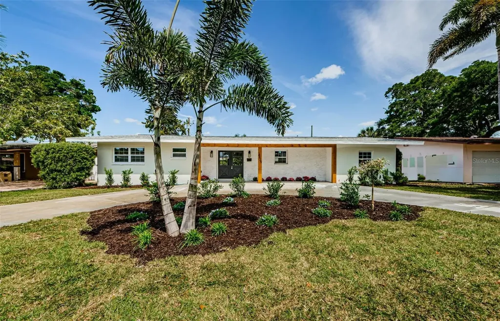 6825 11th Avenue N St Petersburg FL 33710