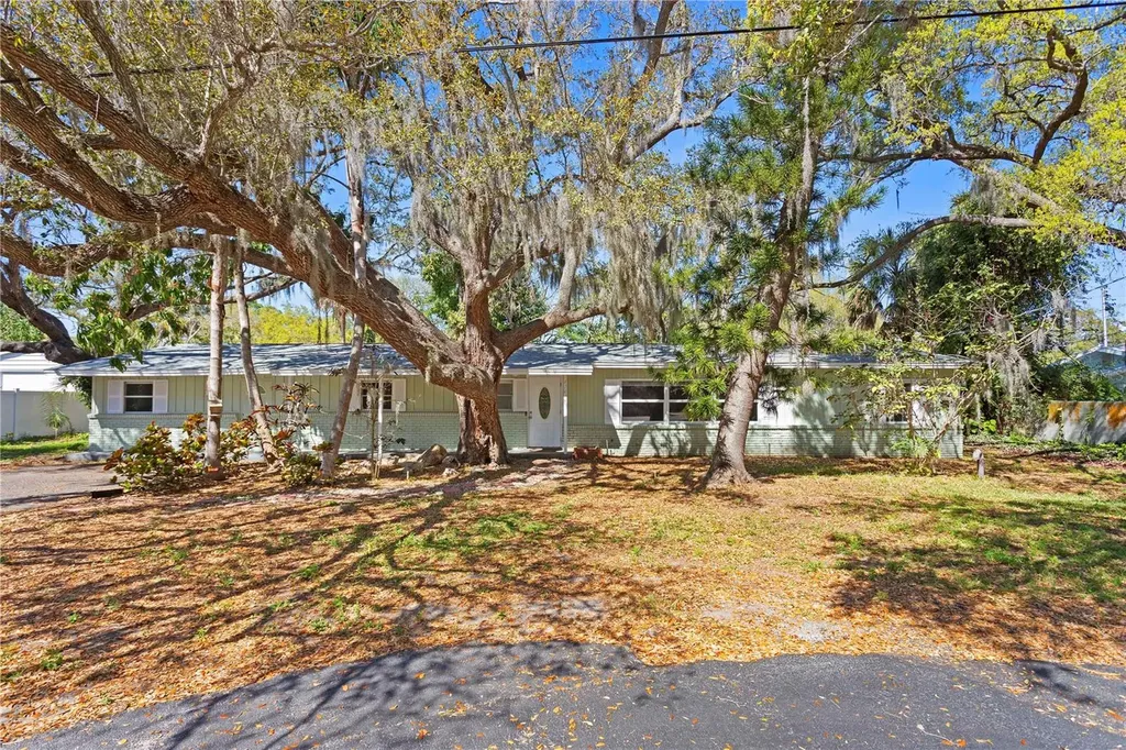 4747 Riverwood Circle Sarasota FL 34231