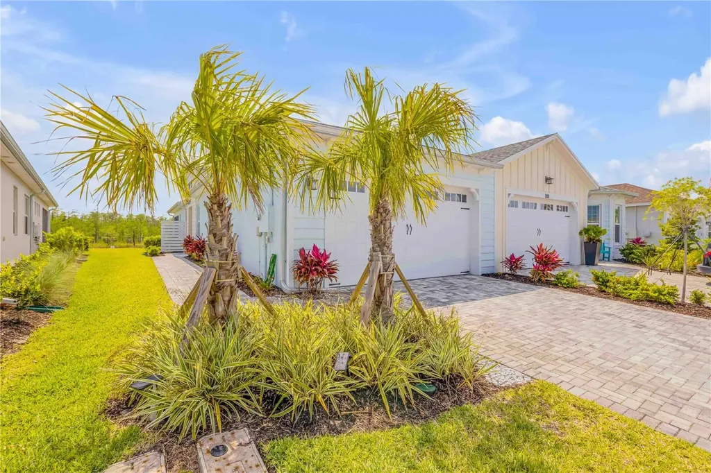 924 Coral Reef Way Daytona Beach FL 32124