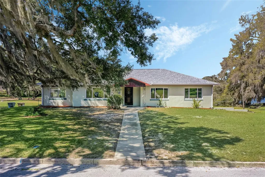 756 S Michigan Avenue Groveland FL 34736