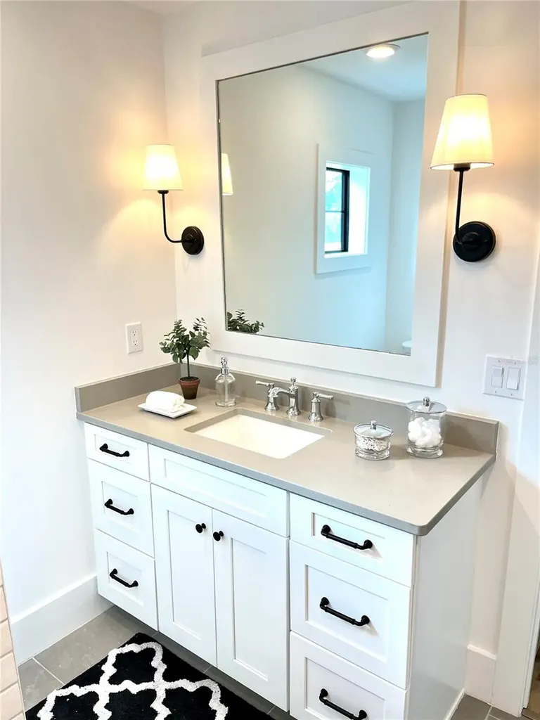 806 S Jefferson Avenue Sarasota FL 34237