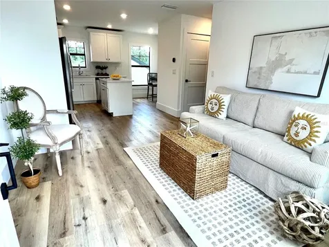 806 S Jefferson Avenue Sarasota FL 34237