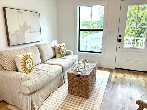806 S Jefferson Avenue Sarasota FL 34237