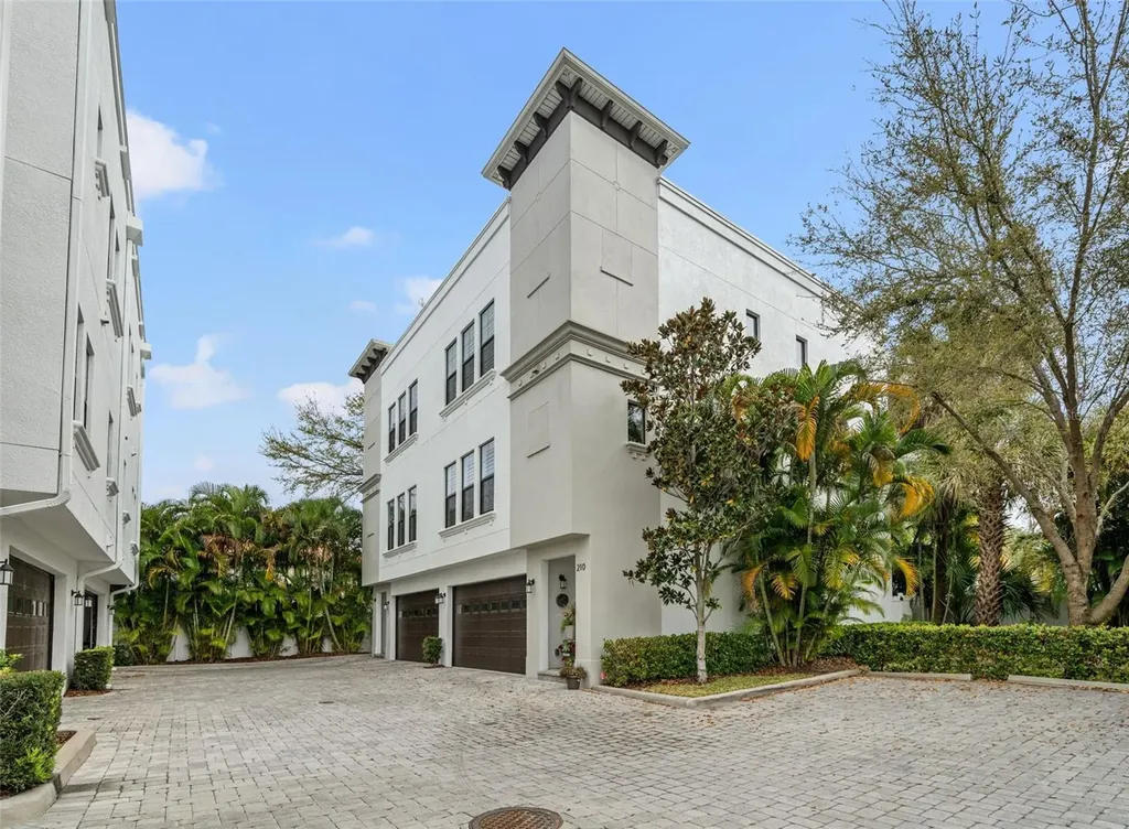 208 S Audubon Avenue Tampa FL 33609