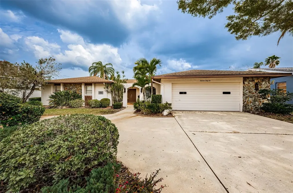 1962 Arvis Circle W Clearwater FL 33764