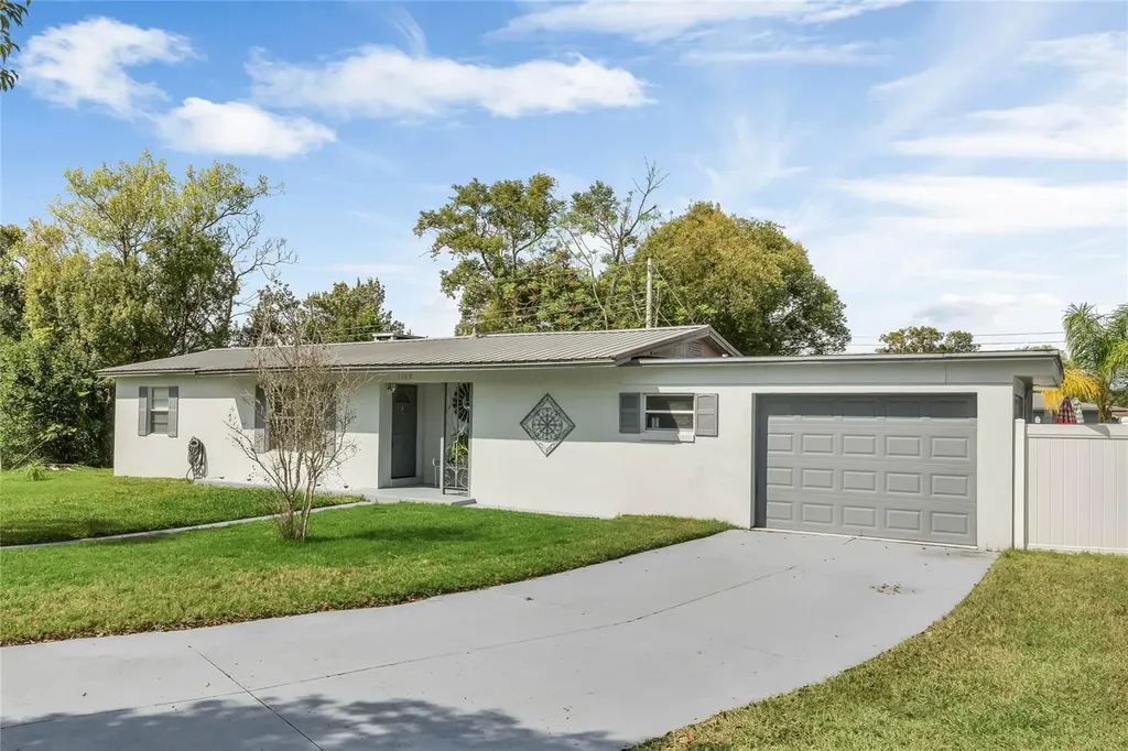 1368 Lamont Court Deltona FL 32725
