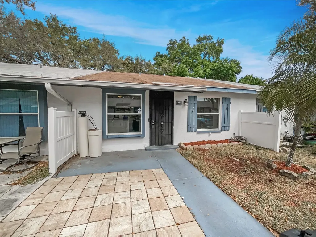 7335 Parkside Villas Drive N St Petersburg FL 33709