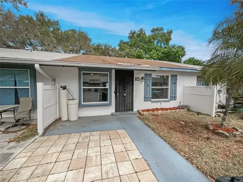 7335 Parkside Villas Drive N St Petersburg FL 33709