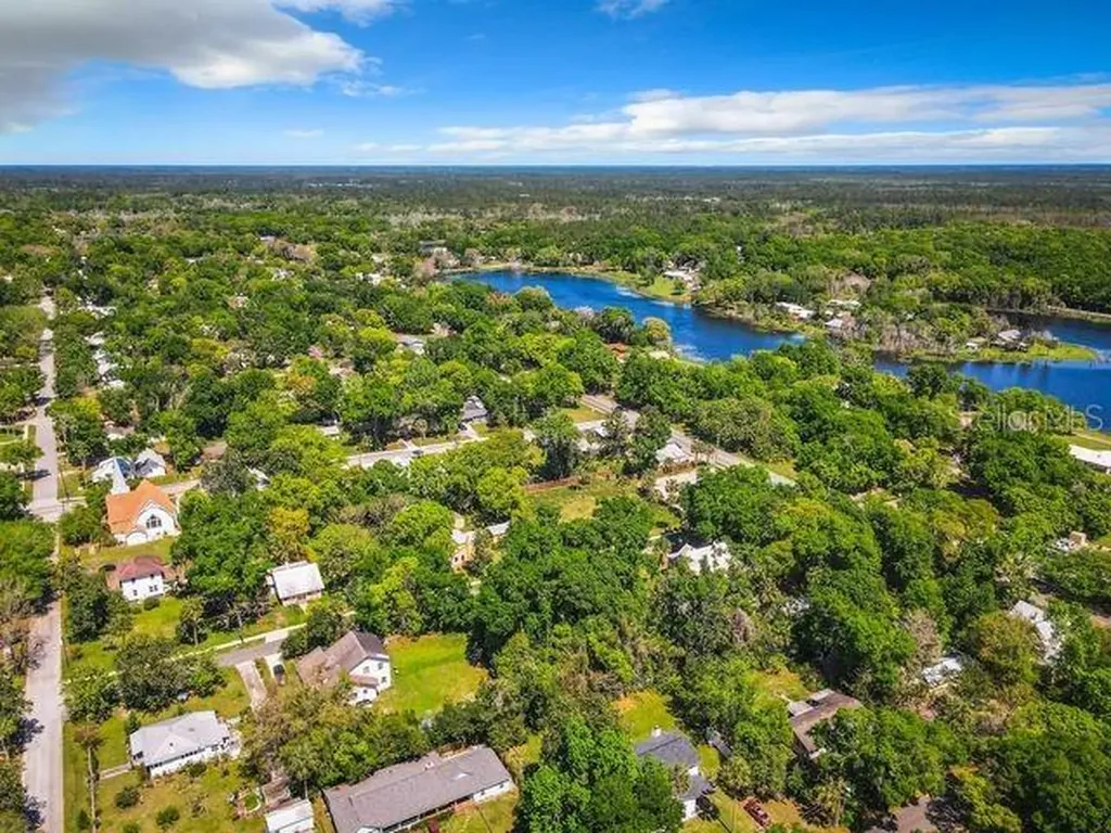 Garden Street Lake Helen FL 32744