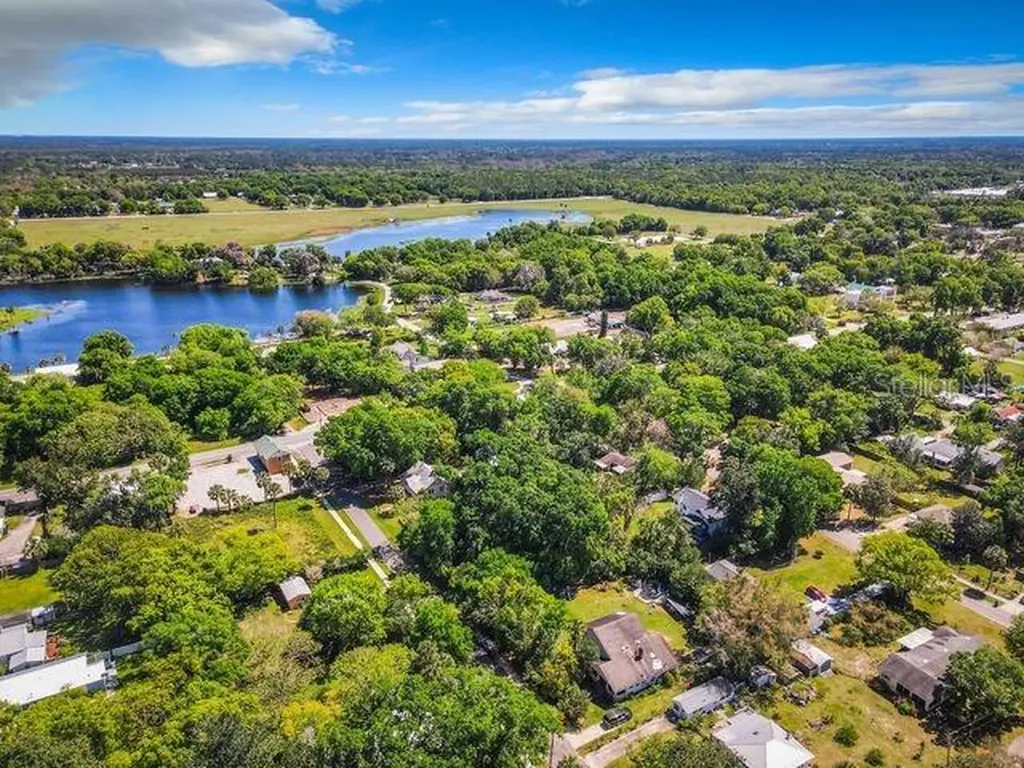 Garden Street Lake Helen FL 32744