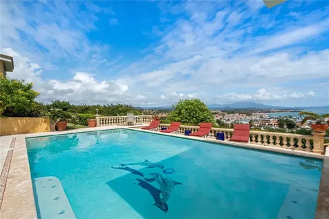 10 Ridgetop Humacao PR 00791