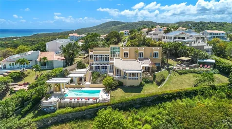 10 Ridgetop Humacao PR 00791