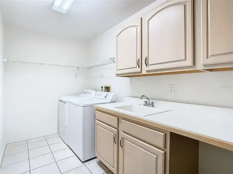 2610 Hollington Oaks Place Brandon FL 33511