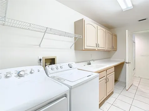 2610 Hollington Oaks Place Brandon FL 33511