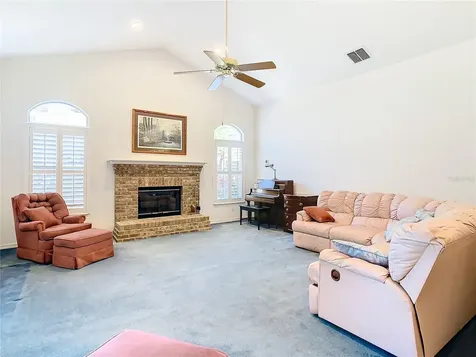 2610 Hollington Oaks Place Brandon FL 33511