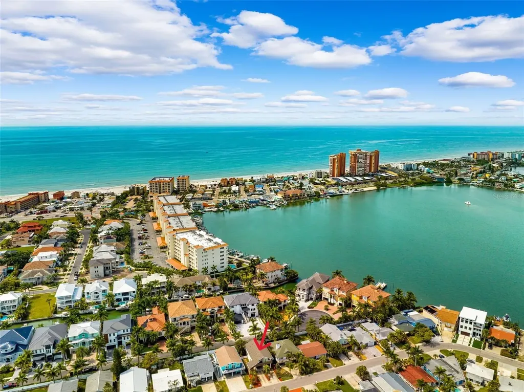 17708 1st Street E Redington Shores FL 33708