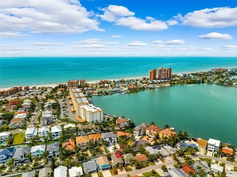 17708 1st Street E Redington Shores FL 33708